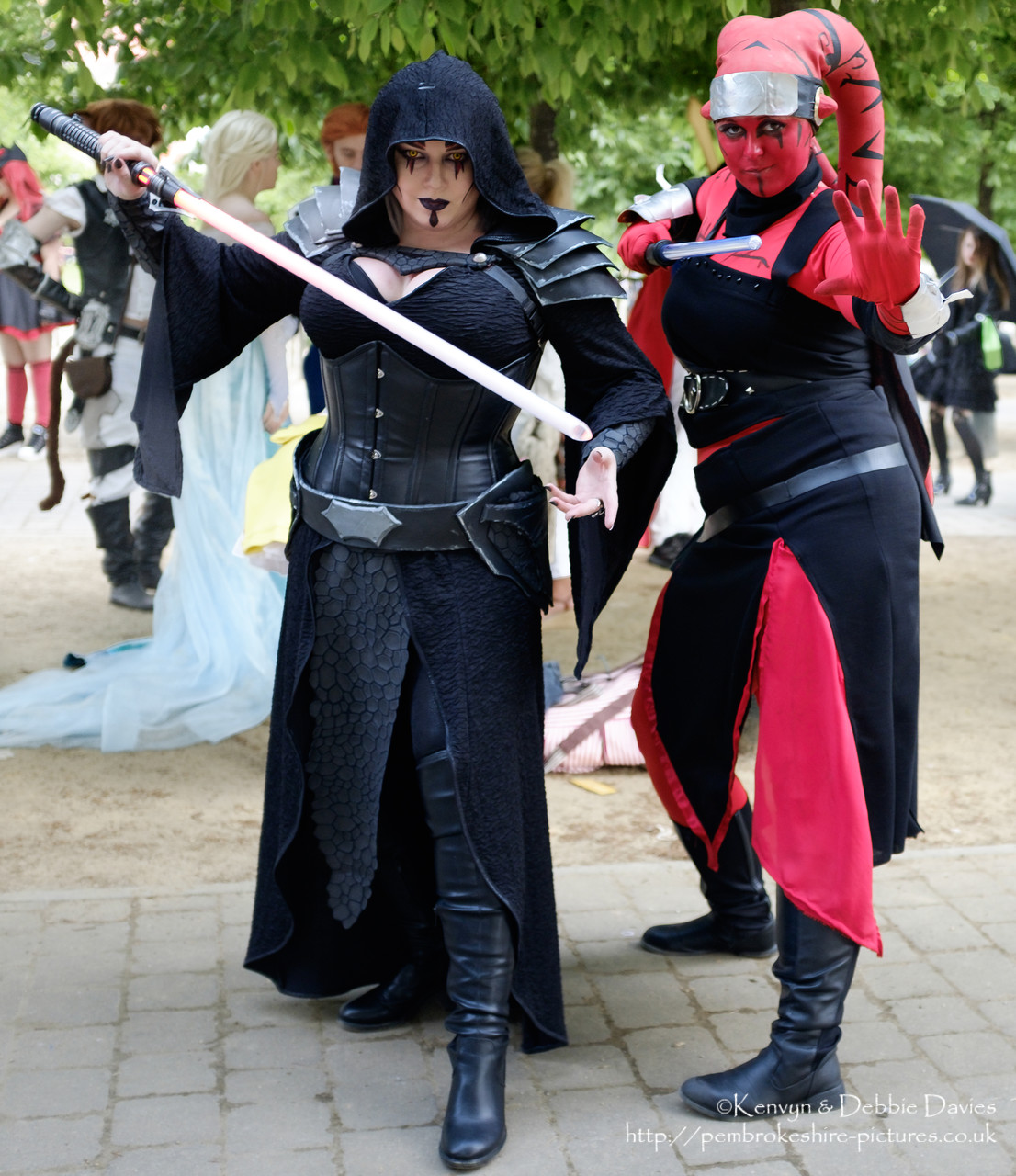<br/><br/>Little Miss Metamorph: https://www.facebook.com/Littlemissmetamorphcosplay/<br/><br/>D2SCosplay: https://www.facebook.com/D2sCosplay