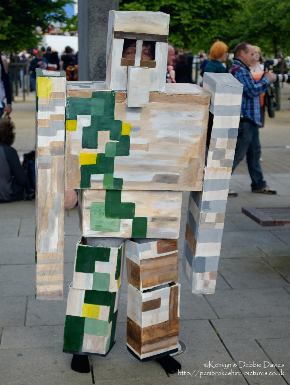 If you can identify the character (or if you are the character) then please email me at <a href="mailto:webmaster@pembrokeshire-pictures.co.uk">webmaster@pembrokeshire-pictures.co.uk</a>.