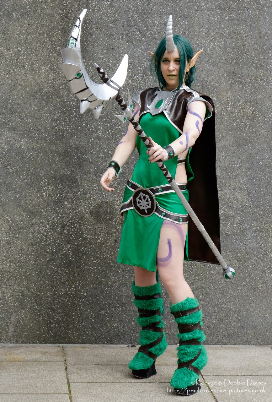 If you can identify the character then please email me at <a href="mailto:webmaster@pembrokeshire-pictures.co.uk">webmaster@pembrokeshire-pictures.co.uk</a>.