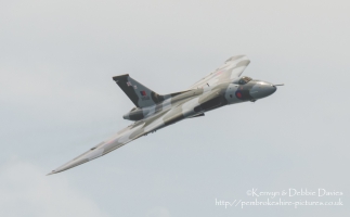AVRO Vulcan XH558 "The Spirit Of Great Britain", Wales National Air Show 2015