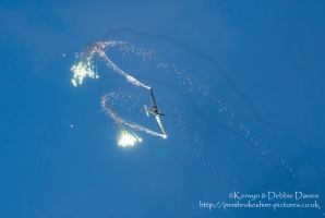Fireworks glider at Carfest 2013