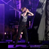 Kaiser Chiefs at CarFest 2017