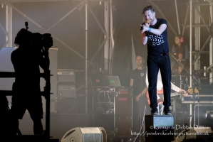 Kaiser Chiefs at CarFest 2017