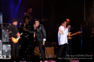 The Jacksons at CarFest 2017