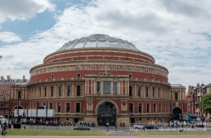 The Hall is a Grade I Listed building; and has been in continuous use since it was opened in March 1871. It was always conceived as a multipurpose building to host not only concerts of music but exhibitions, public meetings, scientific conversations and award ceremonies.